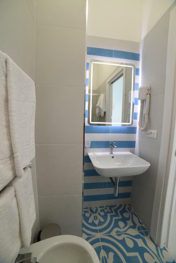 Latino Rent Room B&B Vista Mare Porto Cesareo Buitenkant foto