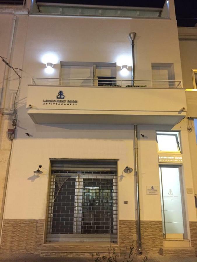 Latino Rent Room B&B Vista Mare Porto Cesareo Buitenkant foto